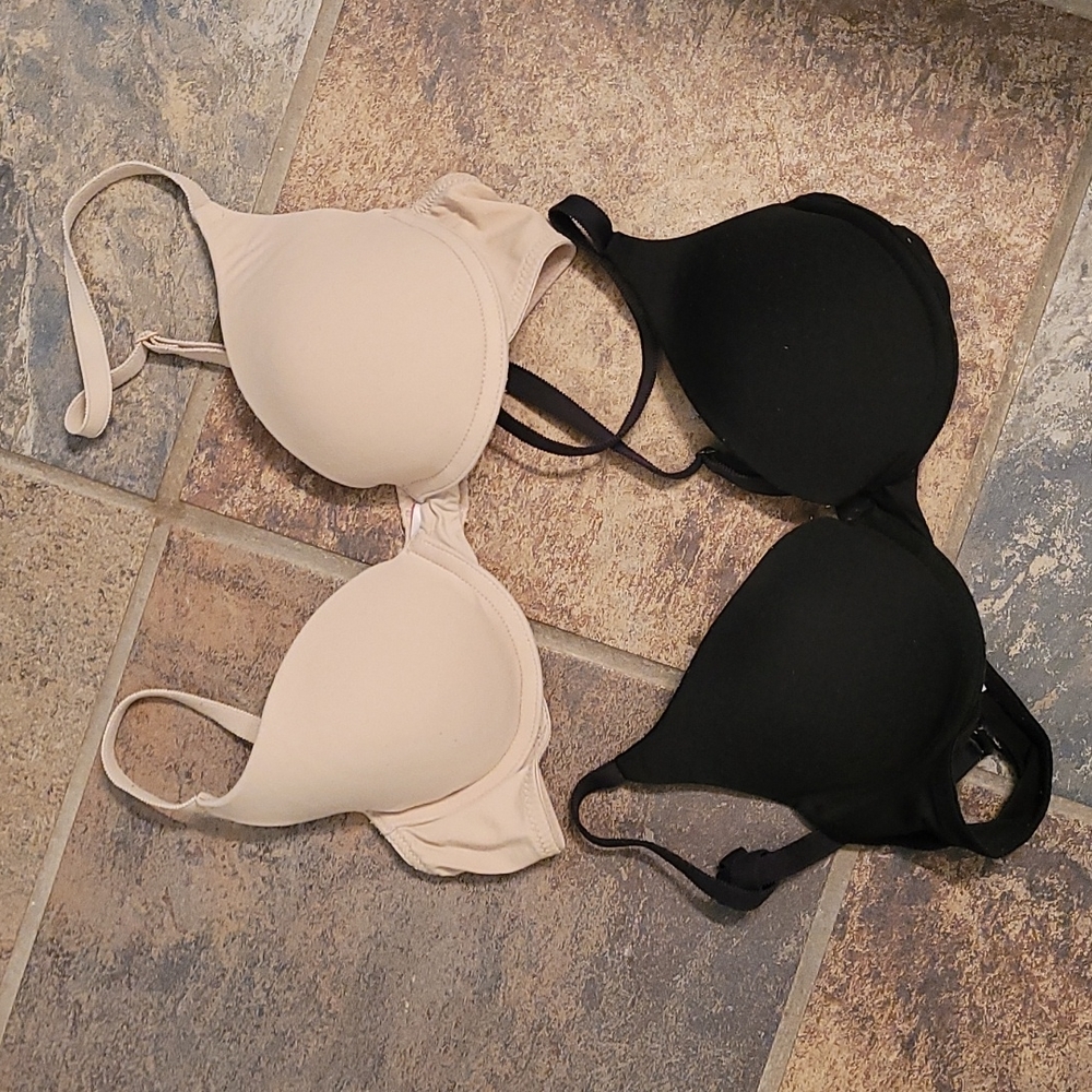 MUST GO 2 Victoria's Secret PINK push up bras 34A